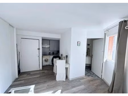 location meublée appartement 2 pièces 26 m² à marseille 1er (13001)  820 €