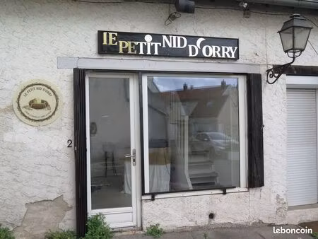 local commercial avec vitrine - centre ville d'orry-la-ville