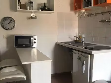location meublée appartement 2 pièces 24 m² à aix-en-provence (13090)  800 €