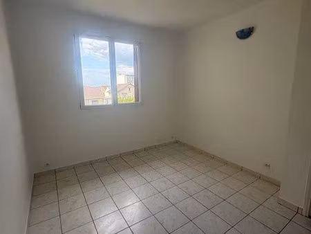 location appartement 2 pièces 37 m² à bobigny (93000)  830 €