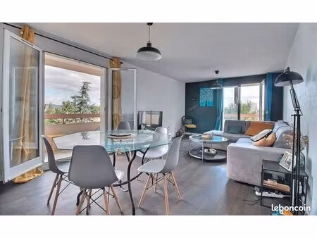 t5 de 99 m² rénové – terrasse/balcon de 26 m² – parking couvert – aucun travaux – clermont