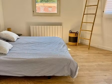 t2 rénové à neuf proche catho