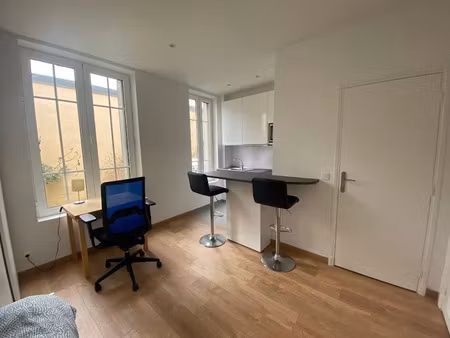 location meublée appartement 1 pièce 17 m² à asnieres-sur-seine (92600)  860 €