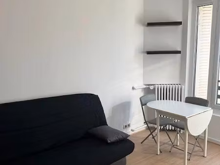 location meublée appartement 1 pièce 22 m² à courbevoie (92400)  879 €
