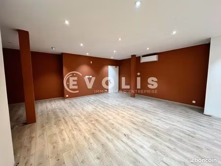 bureau 84 m²