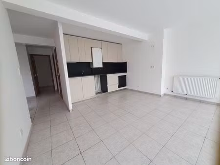 t4 à l'année biarritz stcharles