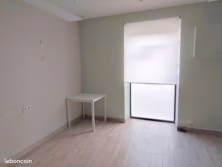 local commercial / bureau 33m² pmr + parking – centre pont-saint-martin