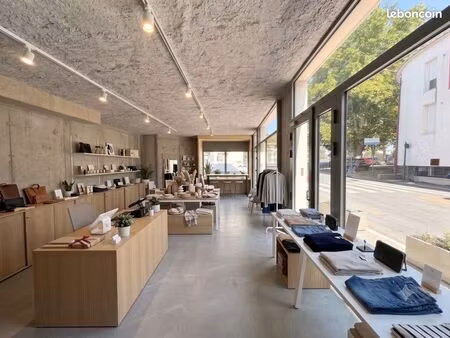 local commercial 110 m² saint-médard-en-jalles