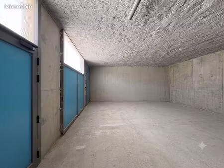 local commercial 80 m² saint-médard-en-jalles