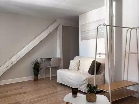 studio rénové et meublé à neuf - colmar centre 28m²