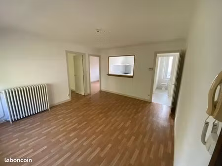 f3 65 m2 au 3eme et dernier etage