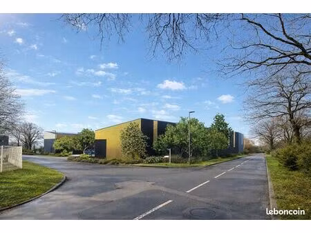 batiment neuf de 658 m² accès 4 voies