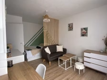 studio meublé rénové – centre-ville de pontivy – parking privé – idéal étudiant