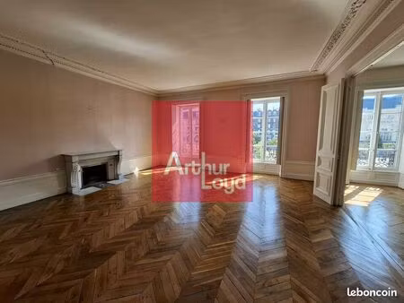 bureaux 218 m²
