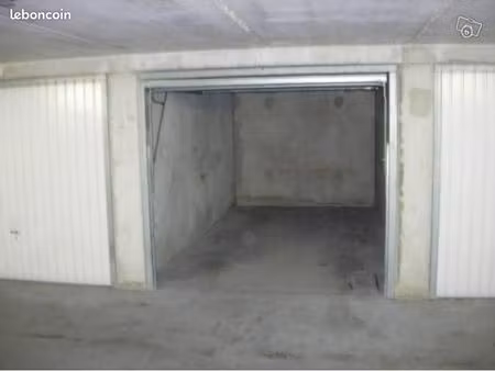 loue garage box parking