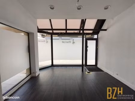 local commercial 68 m² lorient