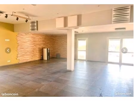 local commercial récent 200 m2