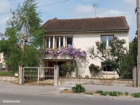charmante maison de ville à st rémy 71100