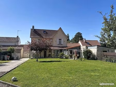maison de maître avec dépendances – un bien de caractère aux multiples possibilités