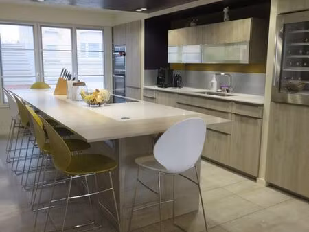 maison de ville 10 pièces 150 m²