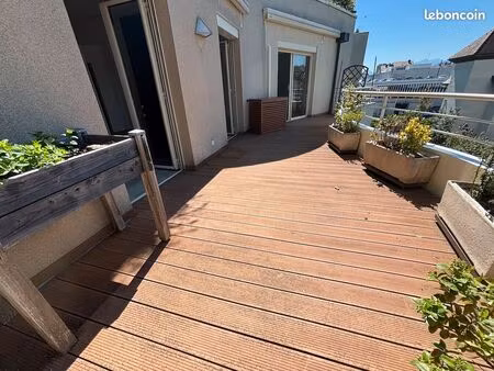 appartement 87 m2 avec terrasse 20 m2 sud ouest au calme quartier galeries