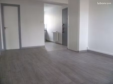 particulier loue f3 avec garage privatif - chamalieres quartier résidentiel  calme  verdoy