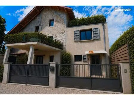 appartement avec toiture terrasse et rez de jardin