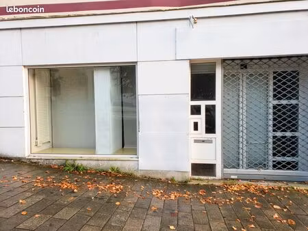 à louer – local professionnel de 75 28 m² – centre de guémené-sur-scorff