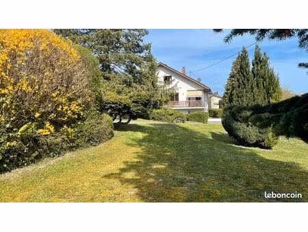 maison de 188 m2 (avec potentiel d’expansion de 75m2) sur un terrain de plus de 1 200 m² d