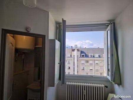 chambre meublée