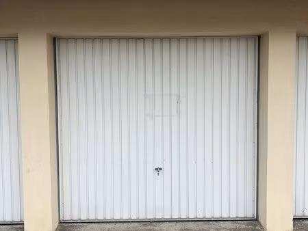 box garage à louer la motte servolex