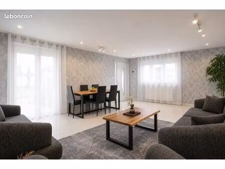 maison 11 pièces 225 m²