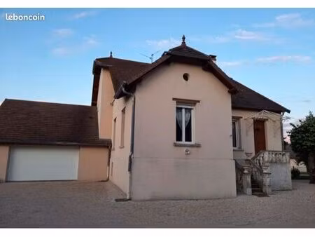 à louer belle villa à la racineuse