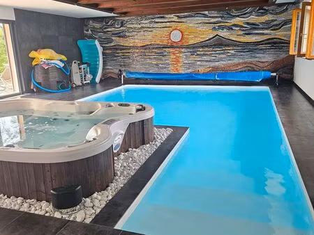 villa 12 pièces avec piscine intérieure - 398 m² - terrain 1 728 m² - village-neuf