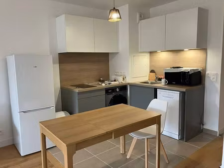 location meublée appartement 2 pièces 40 m² à courbevoie (92400)  1 430 €