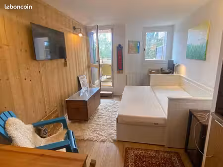studio avec terrasse