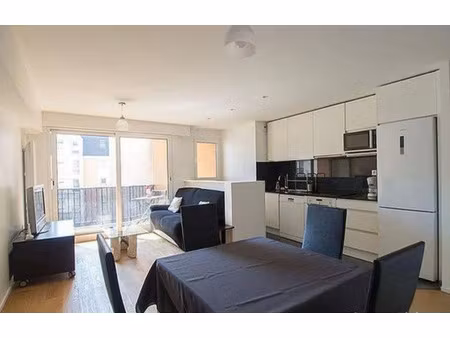 location meublée appartement 2 pièces 47 m² à montrouge (92120)  1 650 €