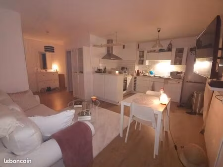 appartement t2 de 43m2 entièrement rénové proche douane de moillesulaz