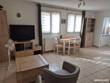 grand studio 33m² meublé lumineux et calme