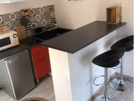 studio tout confort situé à proximité immédiate du lycée marie curie