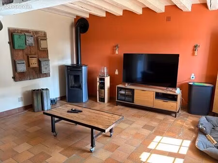 maison 1600 m2 de terrain proche village
