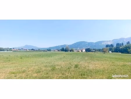 terrain 1059 m² amancy