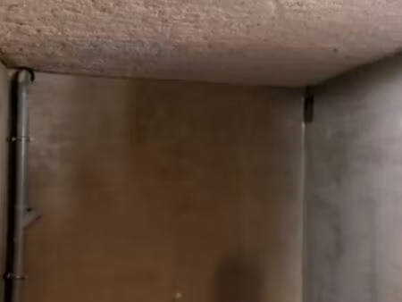 à louer : place de parking privative en résidence neuve et sécurisée. 50m de la page