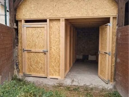 ? box de stockage 16 m² à louer – centre-ville de meulan-en-yvelines