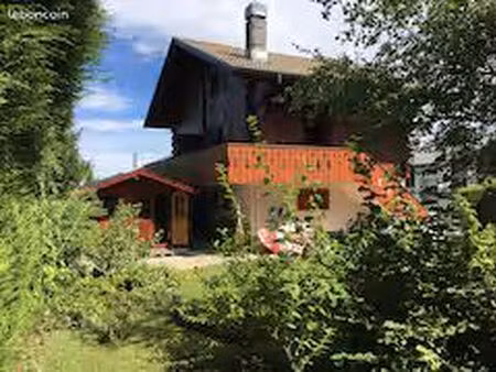 1/2 chalet chaleureux et fonctionnel