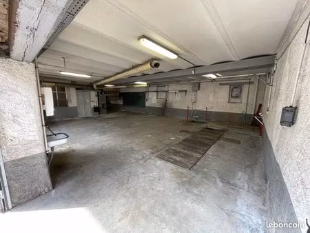 location atelier / local / garage 100m2