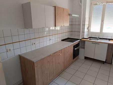 f3 tranquille récemment rafraîchi  proche centre ville
