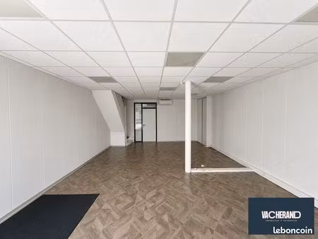 local commercial 126 m² la madeleine