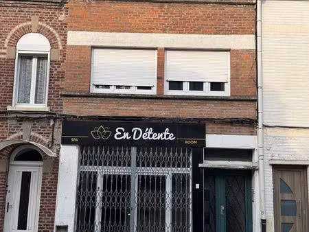 très bon local commercial 180 mètre carrée