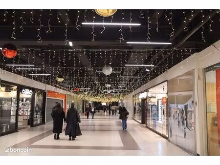espace commercial de 33m² disponible à la passerelle de plaisir (78370)